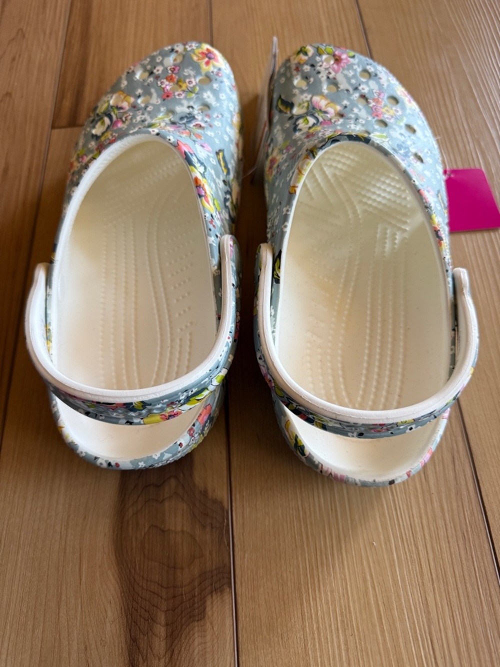 Vera Bradley x Crocs woman’s Floral Print Clogs in Light Blue - Picture 3 of 4